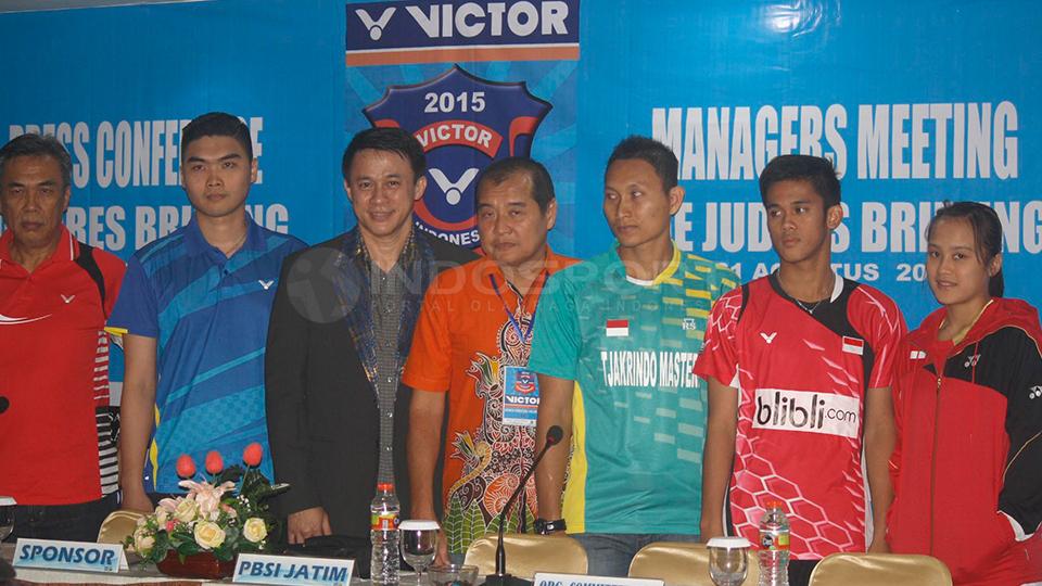 Pebulutangkis andalan tuan rumah (kiri ke kanan) Firman Abdul Kholik, Hana Ramadini dan Sony Dwi Kuncoro siap tampil di Indonesia International Challenge. - INDOSPORT